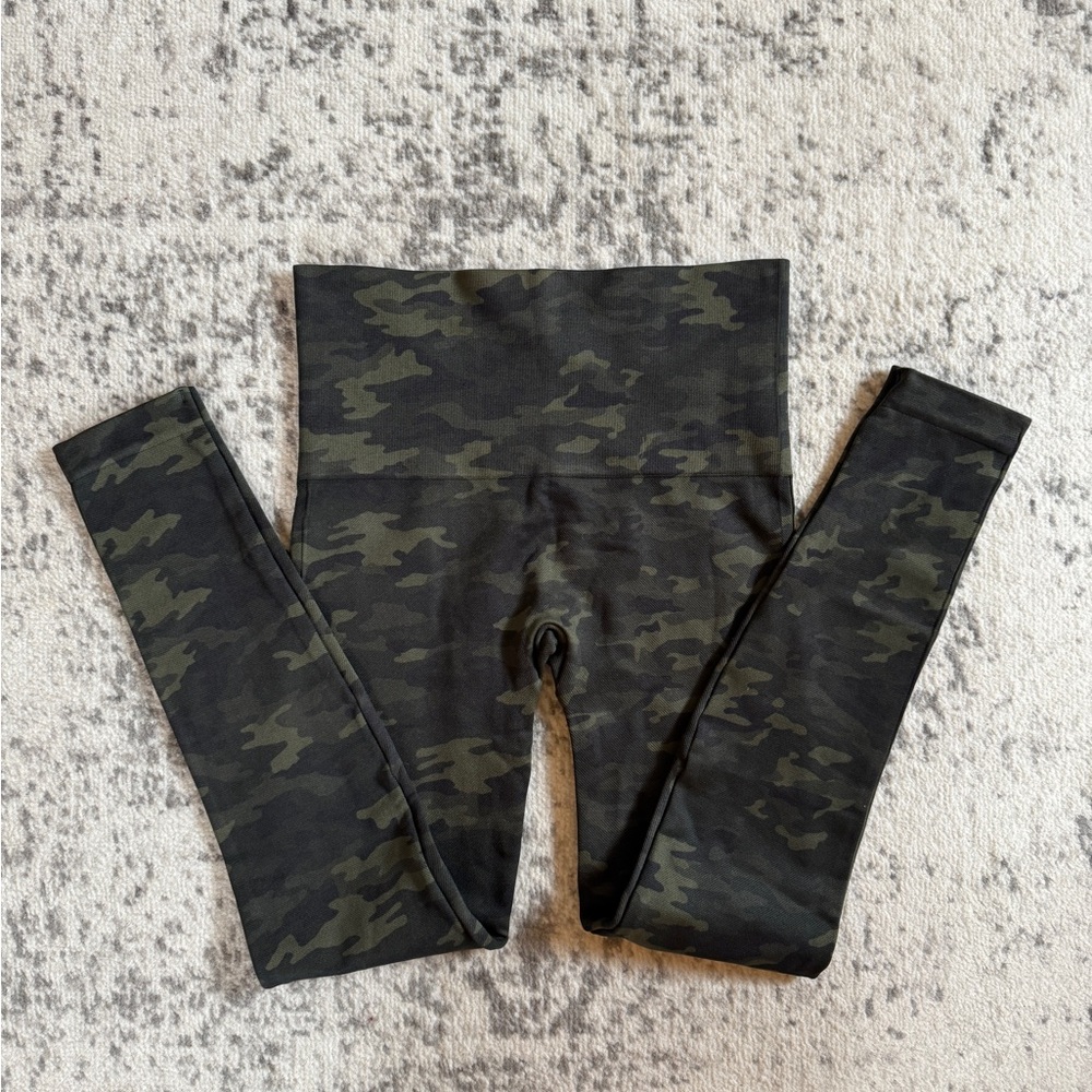 SPANX Seamless Green Camo Leggings Womens Size Medium